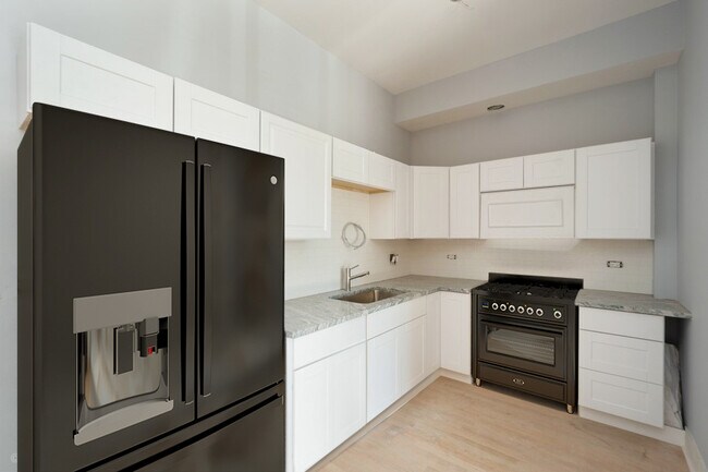 Foto del edificio - 2724 W Maypole Ave