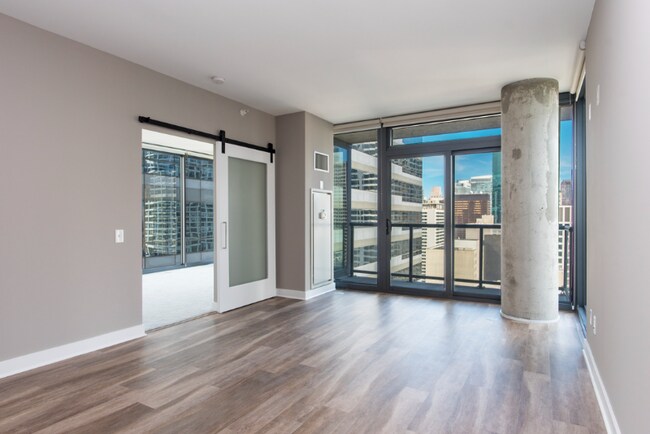 Foto del edificio - 519 N State St
