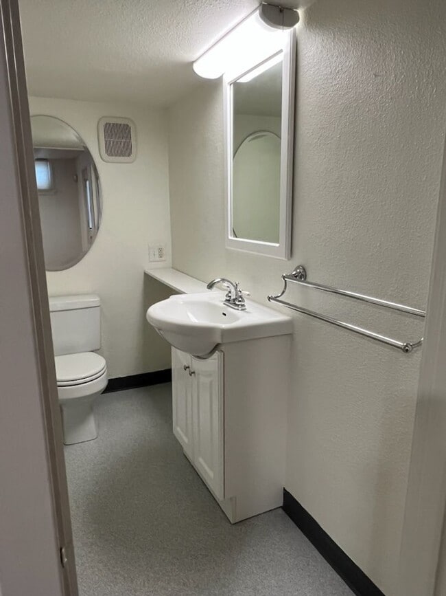 Foto del edificio - 841 Red Apple Rd