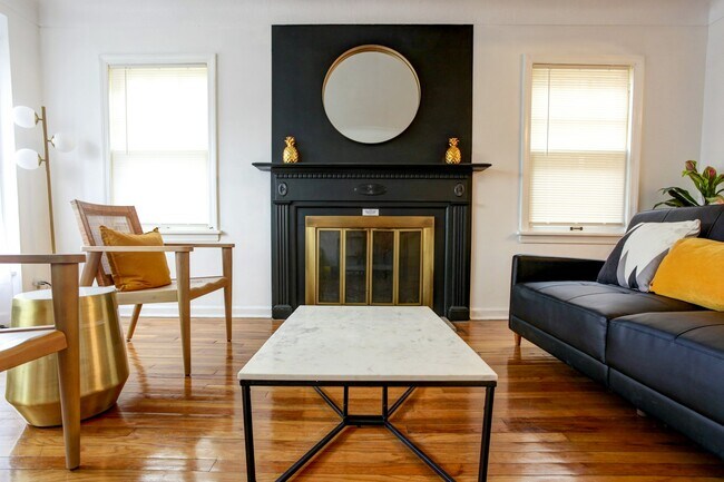 Foto del edificio - 13660 Cedar Rd