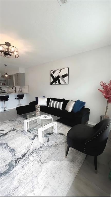 Foto del edificio - 2008 Cypress Pl