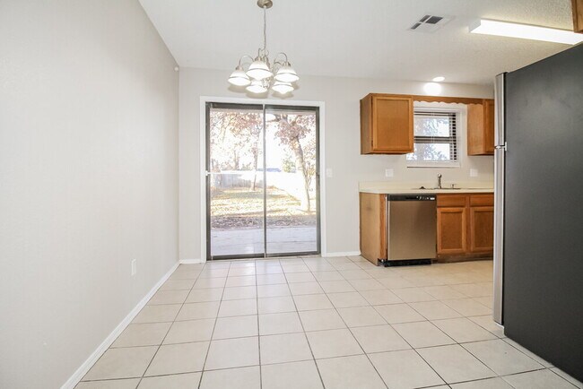 Building Photo - 10321 Koch Dr