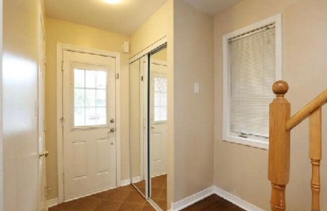 Building Photo - 148 Cadillac Cres