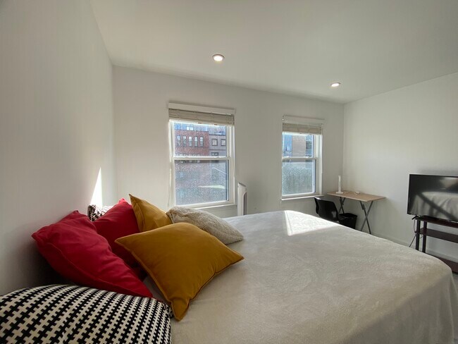 Foto del edificio - 1327 Belmont St NW