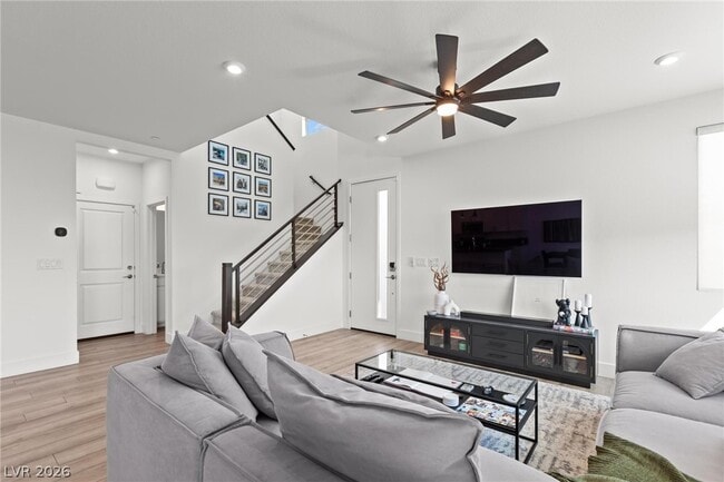 Building Photo - 692 Echelon St