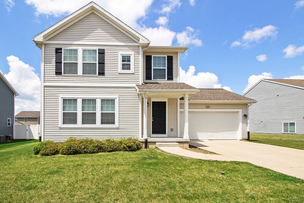 Primary Photo - Stunning home that offers the perfect comb...