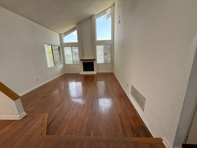 Foto del edificio - Single story 3 bed, 2 bath pool home