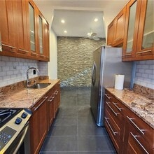 Building Photo - 1535 E 31st St