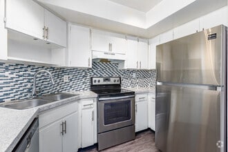 Interior Photo - Marbella Park