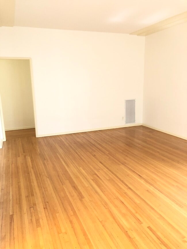 Living Room - 1248 S La Jolla Ave