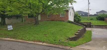 Building Photo - 805 W Prairie Ln