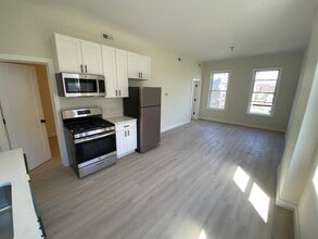 Building Photo - 1322 W Ohio St