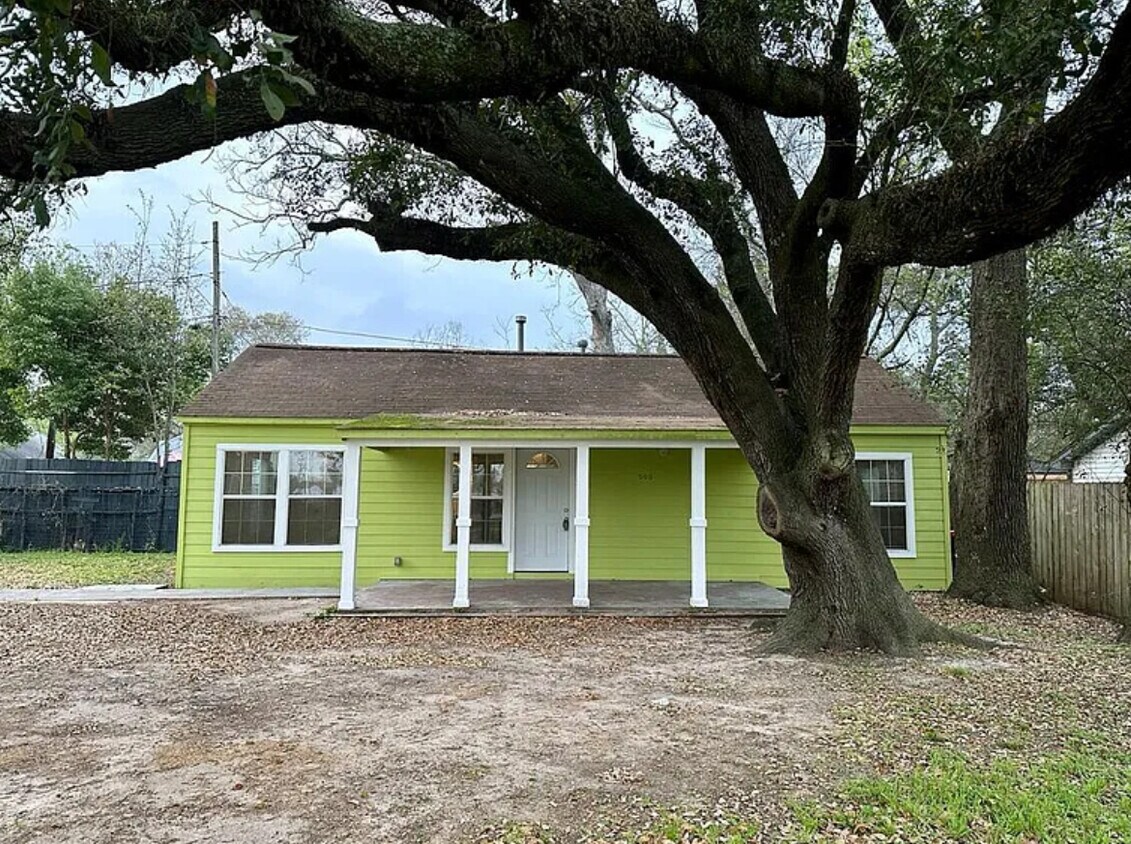 Primary Photo - 500 Green St