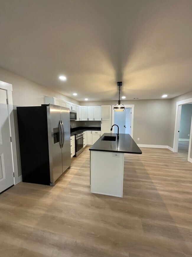 Building Photo - COMING SOON!!! GORGEOUS BRAND NEW HOME IN ...
