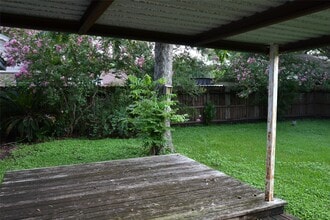 Building Photo - 7410 Crystalglen Dr