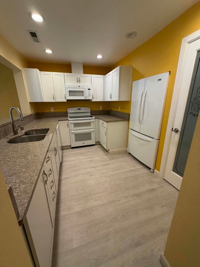 Foto del edificio - 6634 Millstone Ln SE