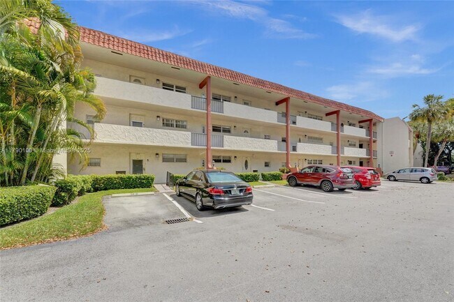 Foto del edificio - 830 S Hollybrook Dr