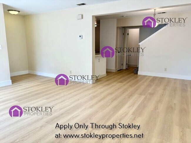 Building Photo - 5085 Valley Crest Dr