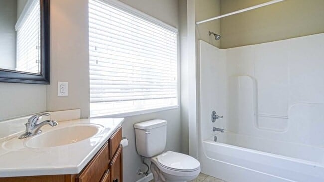 Building Photo - 510 Broadridge Dr