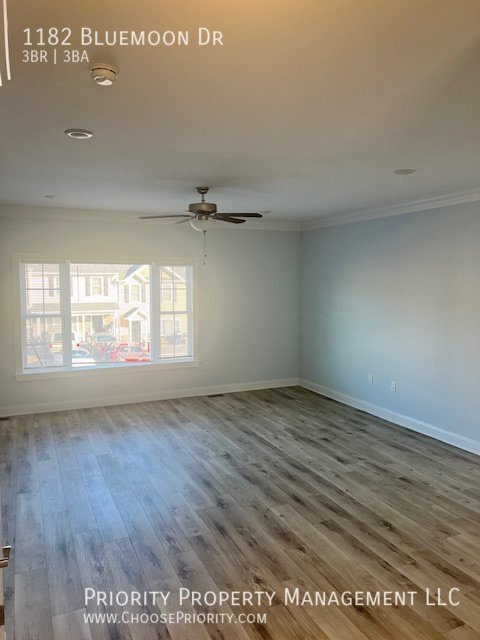 Building Photo - 1182 Bluemoon Dr
