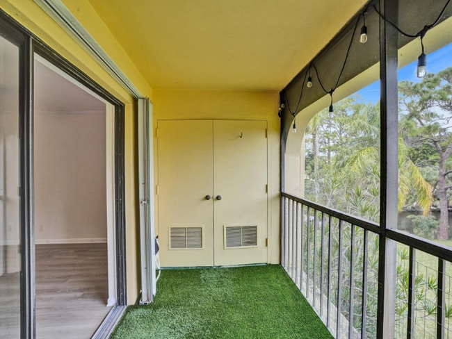 Photo - 930 SW 9th St Cir Apartment