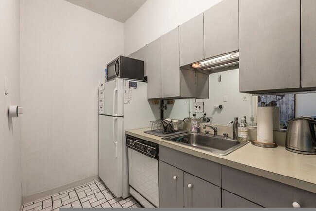 Foto del edificio - 175 E Delaware Pl