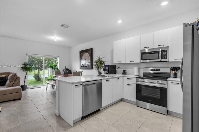 Foto del edificio - 12586 NW 22nd Pl