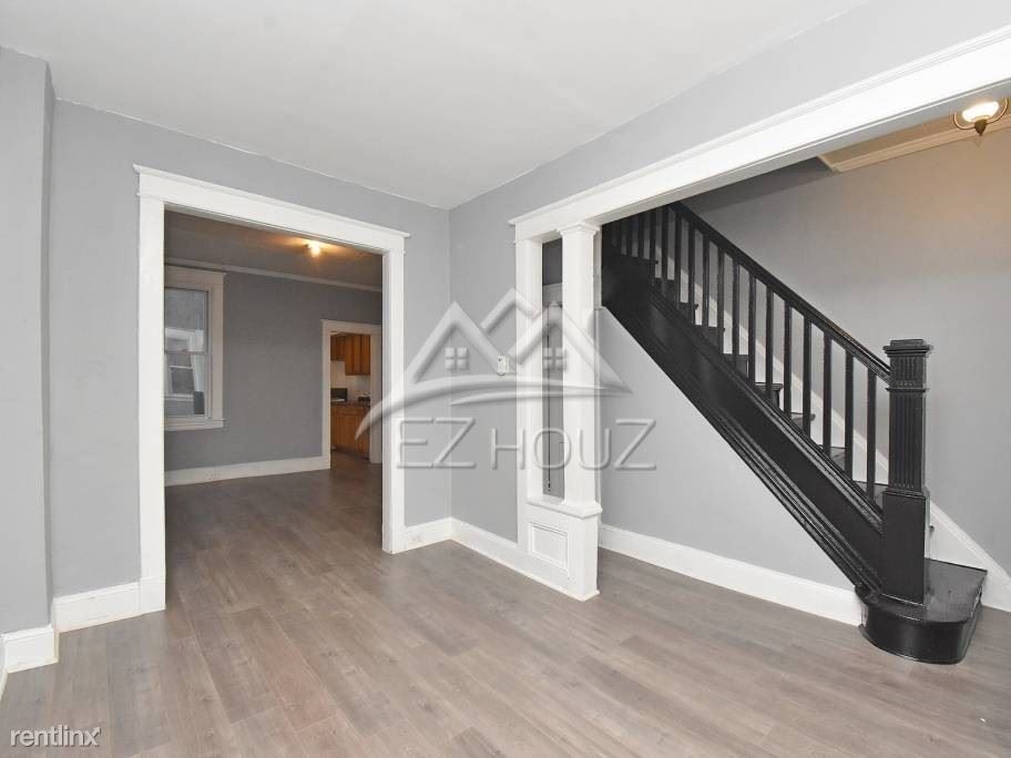 Primary Photo - 3 br, 1 bath House - 3426 W Caton Ave
