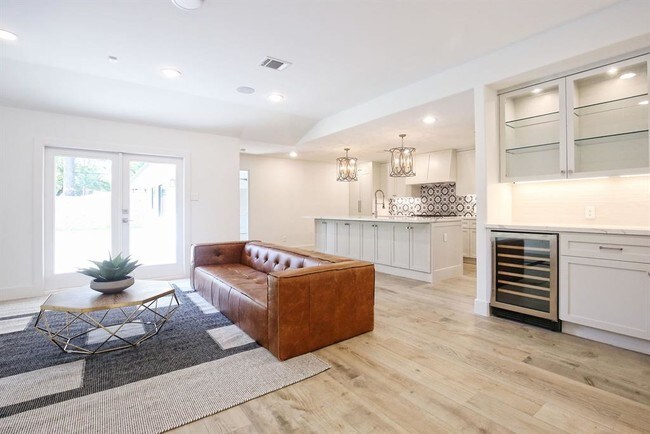 Foto del edificio - 1183 Chamboard Ln