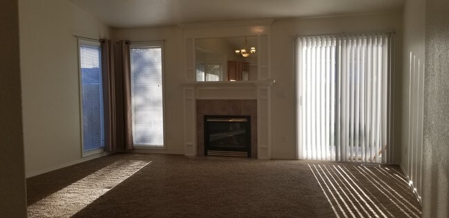 Building Photo - 4985 N Rothmans Ave