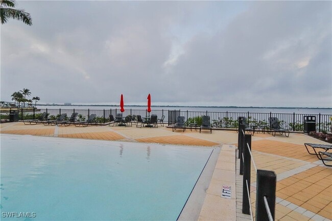Foto del edificio - 2825 Palm Beach Blvd