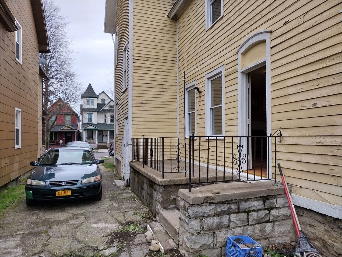 39 Fargo Ave Unit 2, Buffalo, NY 14201 Room for Rent in Buffalo, NY