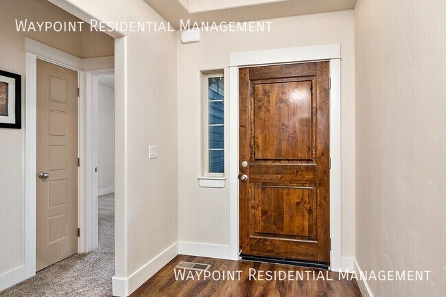 Building Photo - 2686 Vallin Ave N