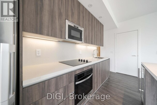 Building Photo - 8 Gloucester St