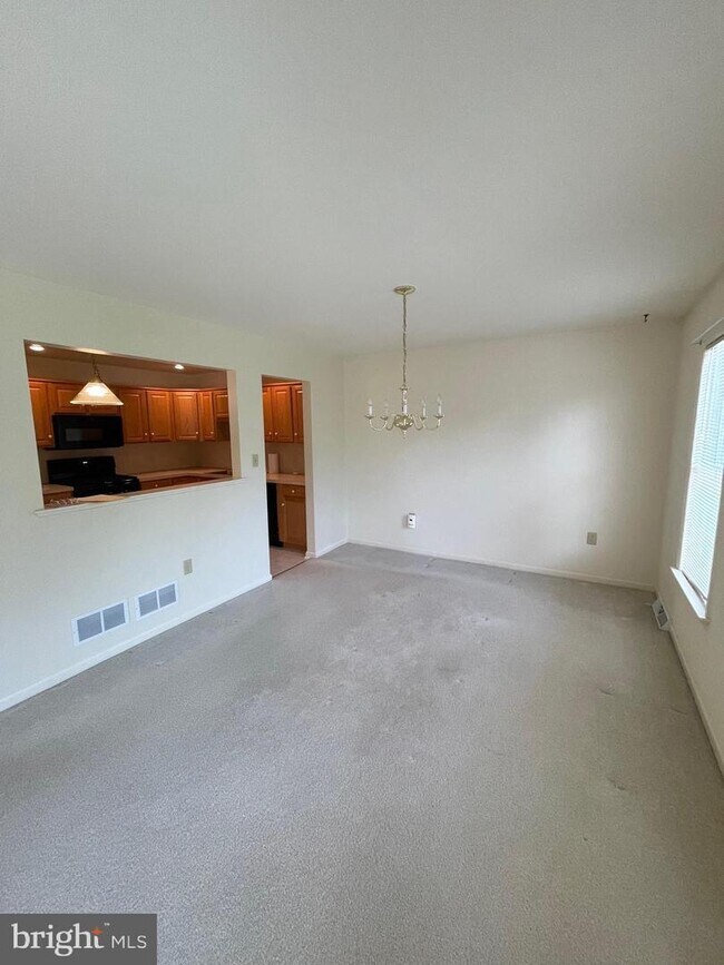Foto del edificio - 10 Spring Hill Ln