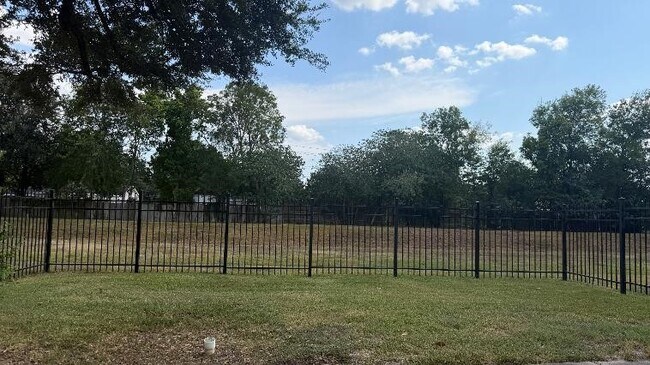 Building Photo - 12517 Newbrook Dr