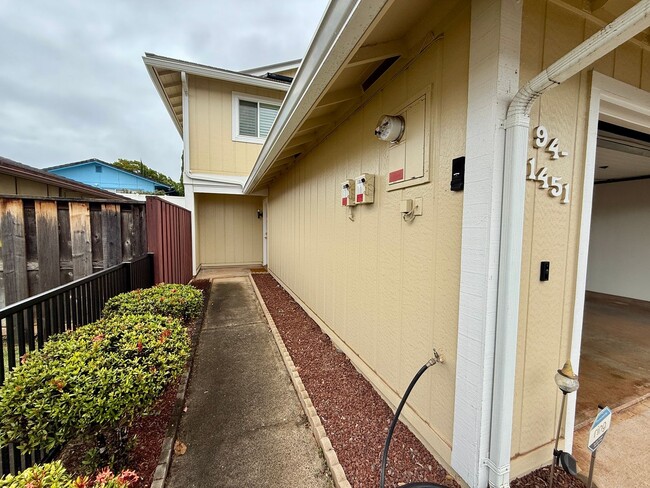 Building Photo - Spacious 4-Bedroom Home in Waipio Gentry –...