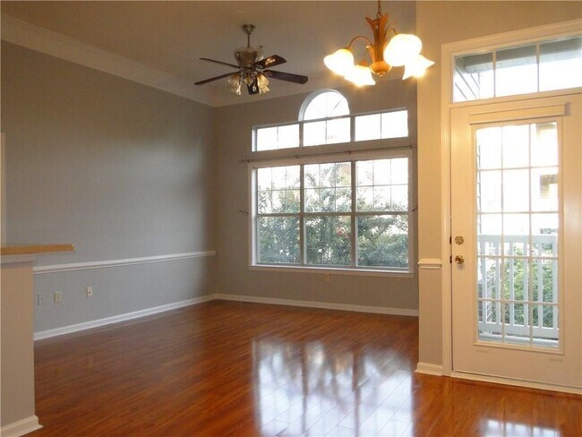 Foto del edificio - 2700 Pine Tree Rd NE