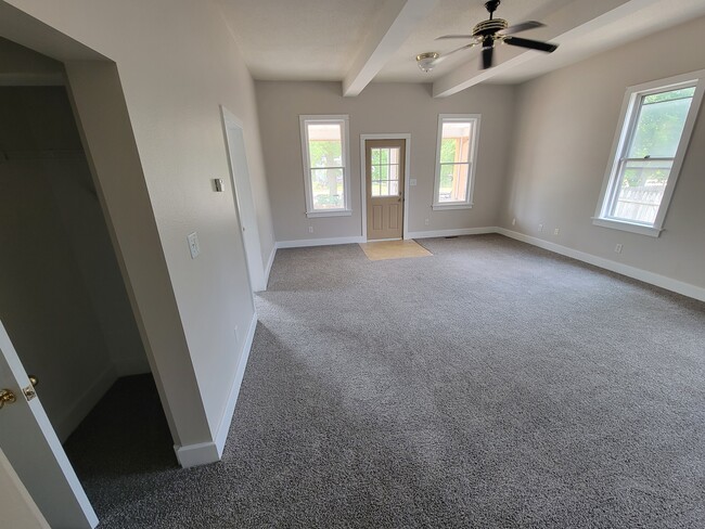 Living Room - 1107 Pennoyer Ave