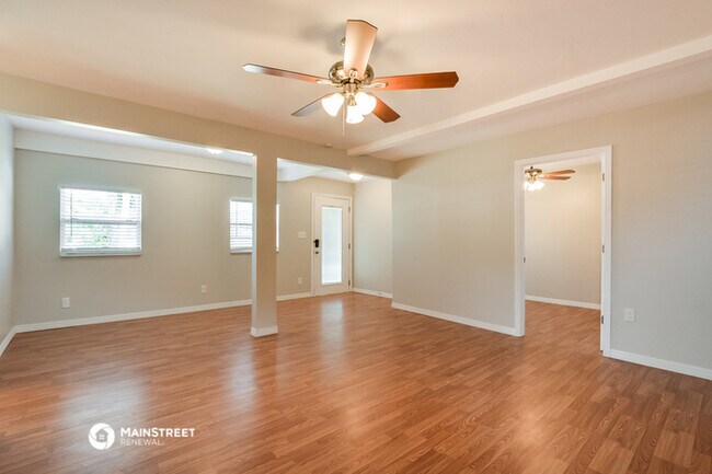 Building Photo - 656 Rhodes Dr