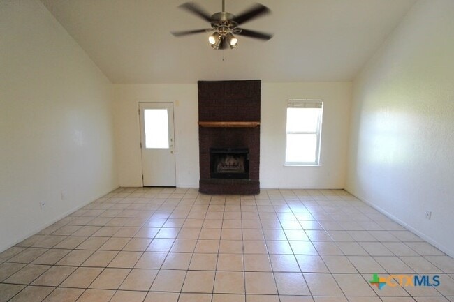 Foto del edificio - 2713 Fieldstone Dr