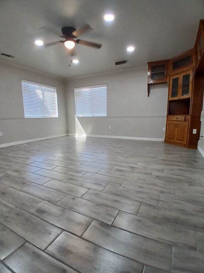 Foto del edificio - 141 N 5th St