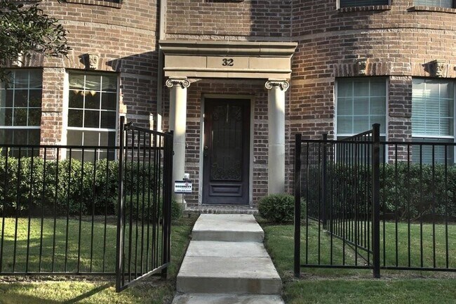 Building Photo - ***2500 Rockbrook Dr Unit #32***