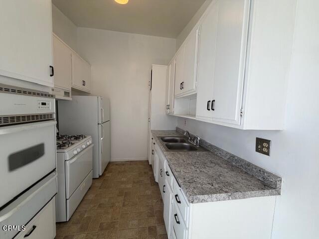 Building Photo - 728 Sidonia Ave