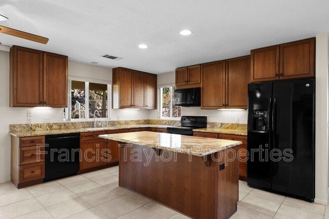 Building Photo - 2230 E El Norte Pkwy