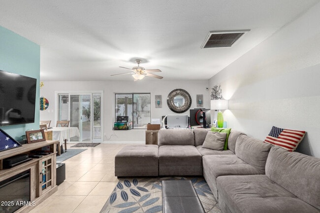 Building Photo - 2744 E Windrose Dr