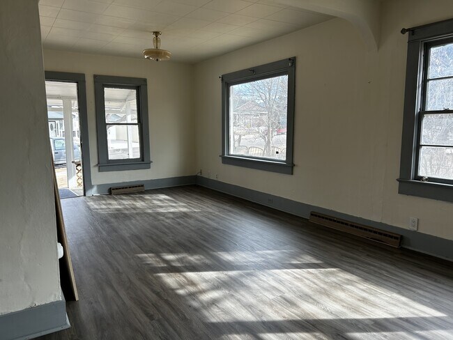 Building Photo - 708 Market St