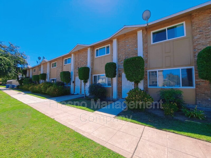 Primary Photo - 724 E Hedges Ave