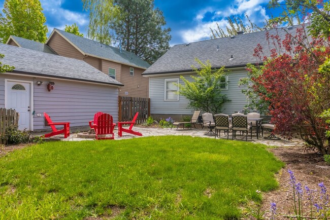 Building Photo - Newly updated 1 Bedroom Basement Unit!