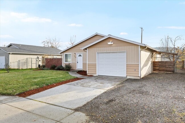 Building Photo - 106 N Buchanan Ave